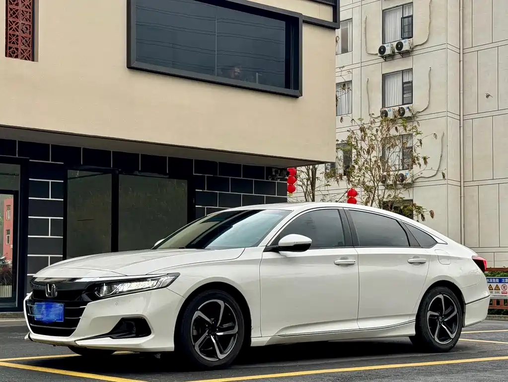 Honda Accord 2022 — фото 1