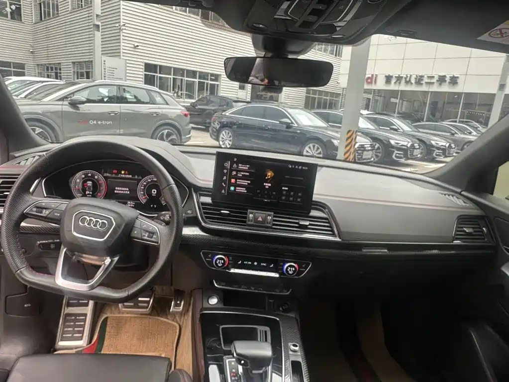 Audi Q5L Sportback 2023 — фото 19
