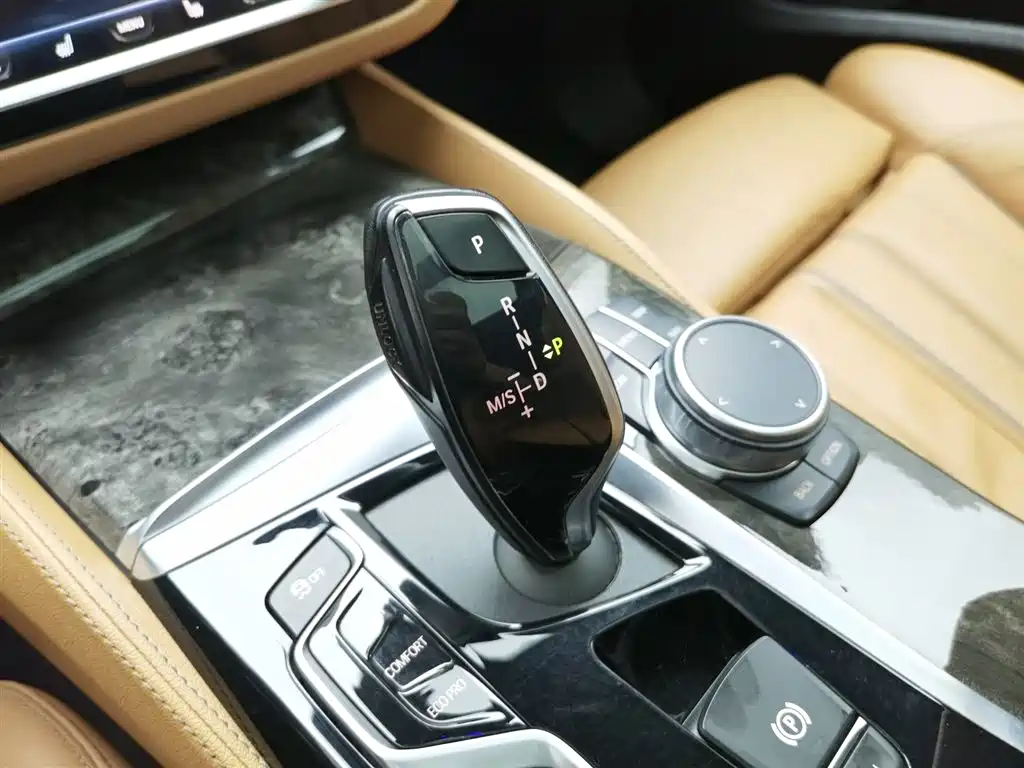 BMW 6 Series GT 2020 — фото 13