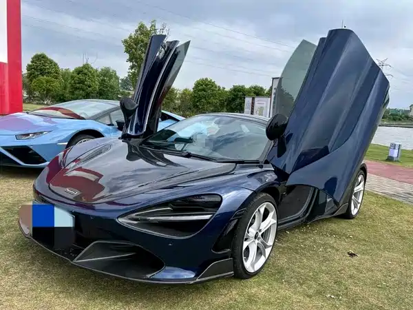 McLaren 720S 2021