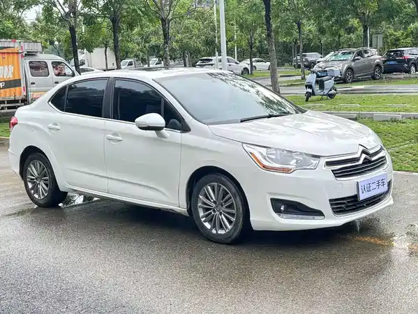 Citroën C4L 2013
