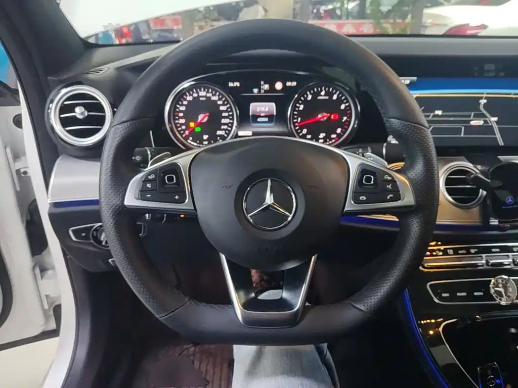Mercedes-Benz E-Class 2017 — фото 11