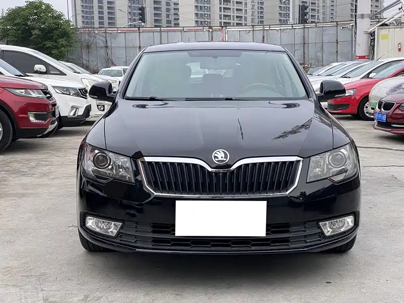 Skoda Superb 2015 — фото 2
