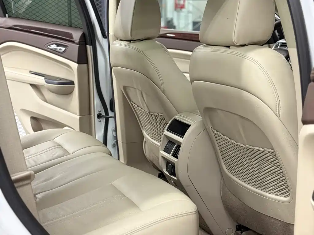 Cadillac SRX 2015 — фото 13