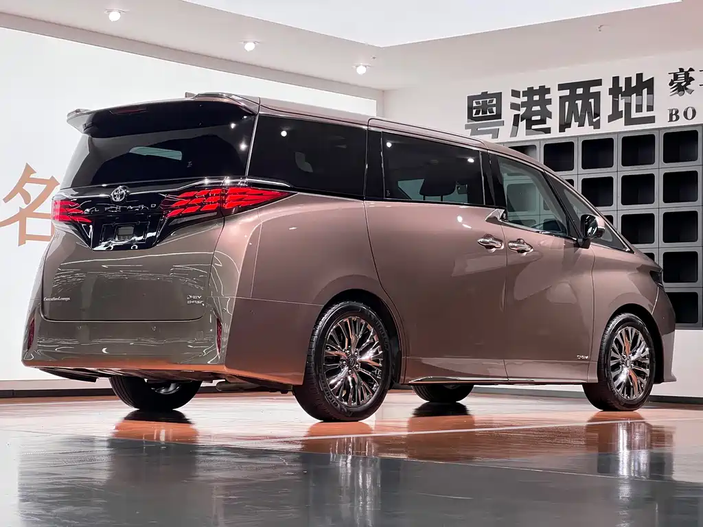 Toyota Alphard 2025 — фото 6
