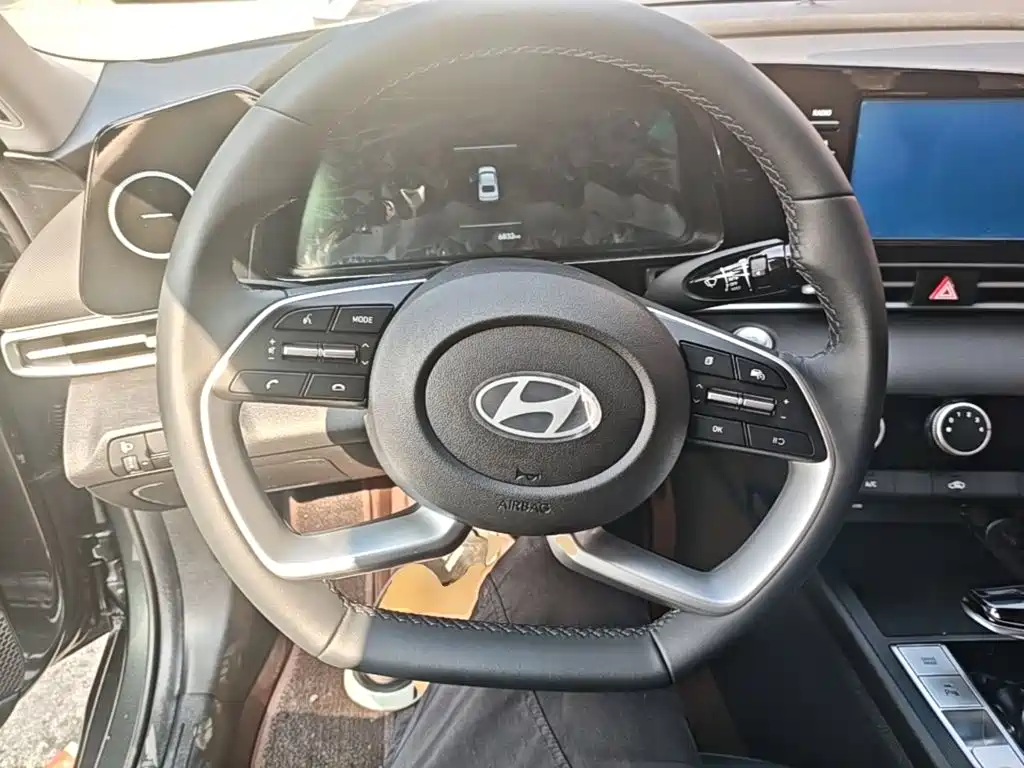 Hyundai Elantra 2025 — фото 11