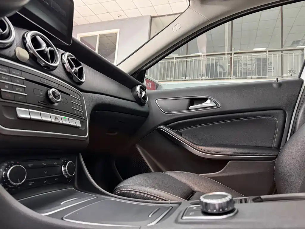 Mercedes-Benz GLA 2017 — фото 9