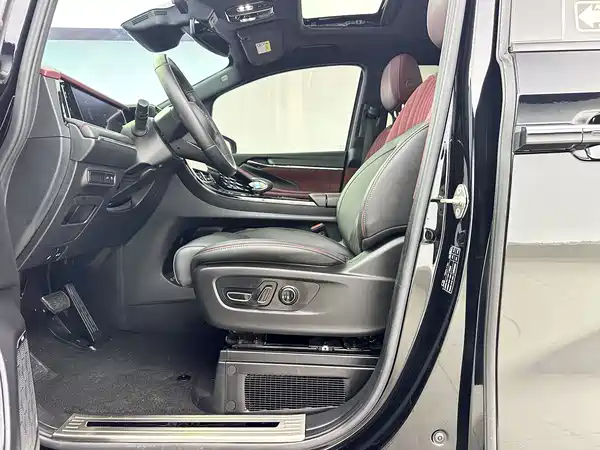 GAC Trumpchi M8 2024