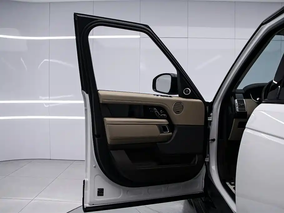 Land Rover Range Rover 2022 — фото 11