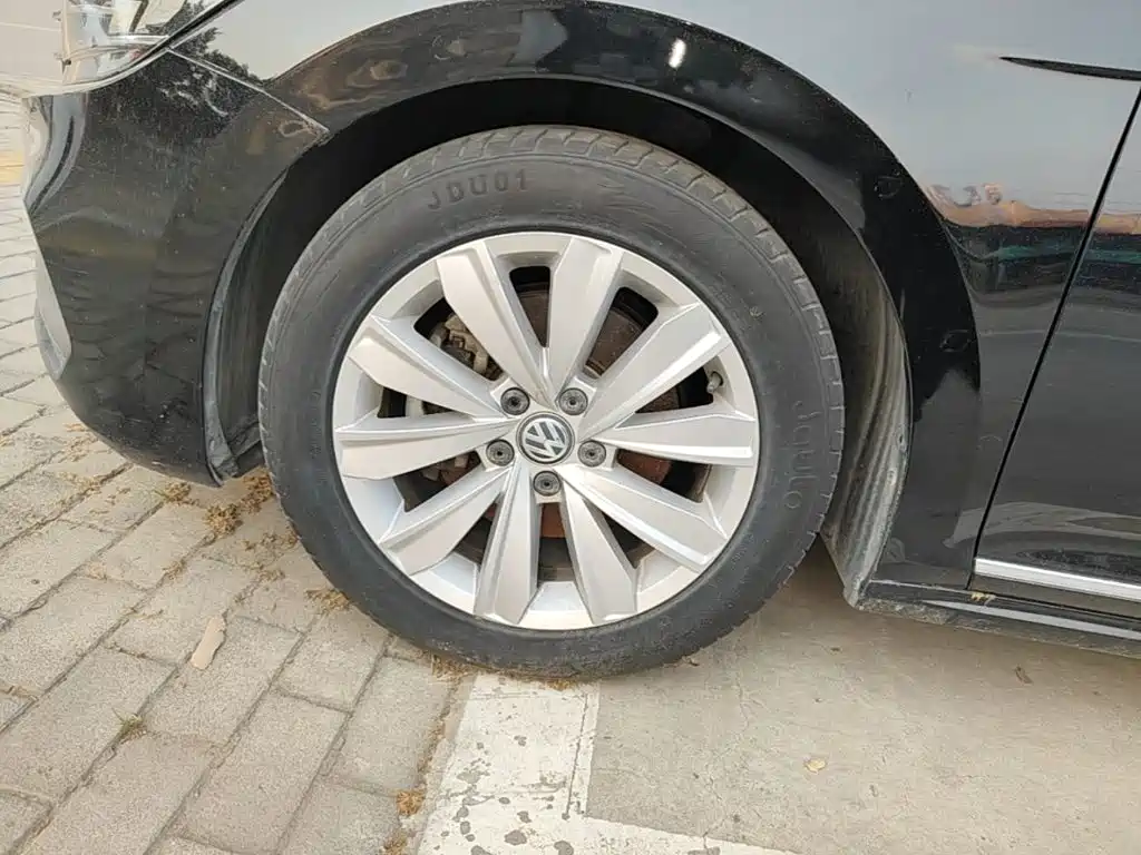 Volkswagen Passat 2019 — фото 23