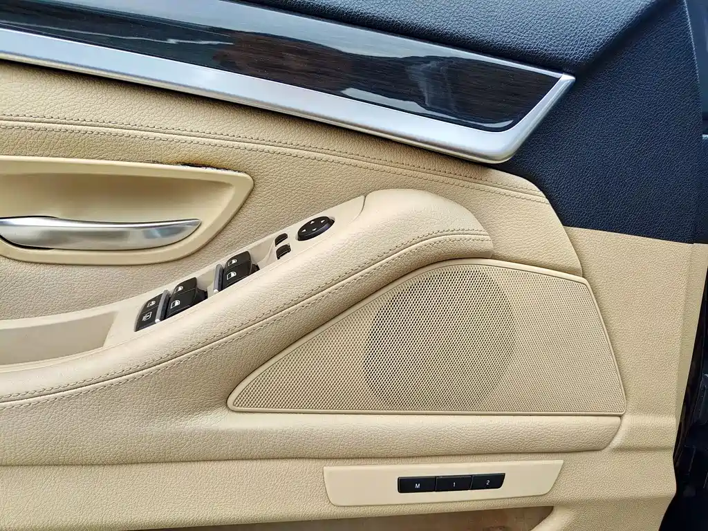 BMW 5 Series 2012 — фото 59