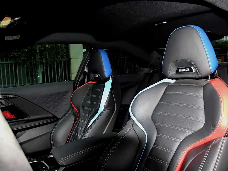 BMW M2 2025 — фото 10