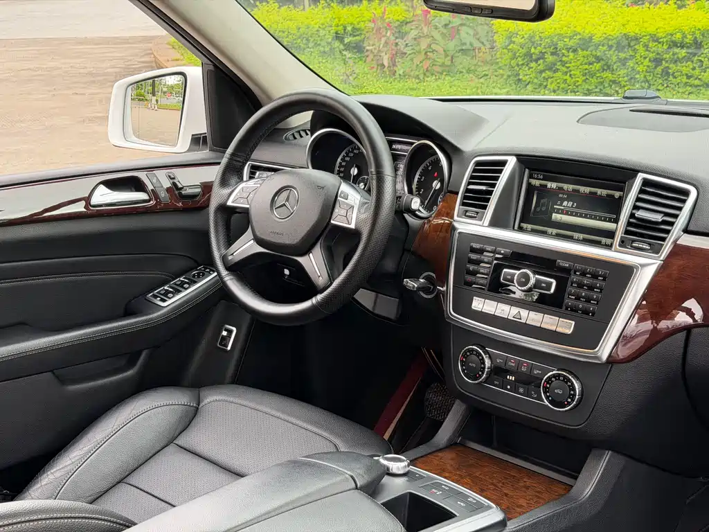Mercedes-Benz M-Class 2015 — фото 9