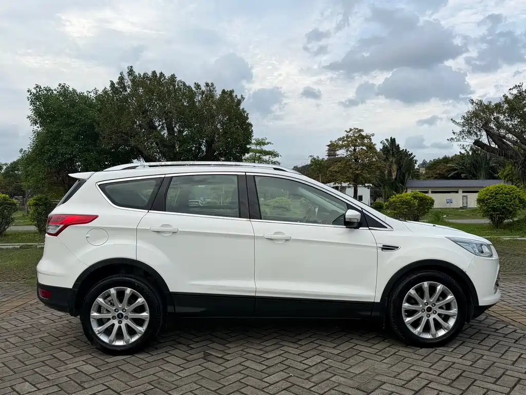 Ford Kuga 2016 — фото 8