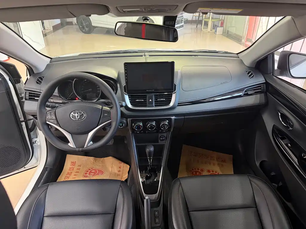 Toyota Yaris L 2022 — фото 23