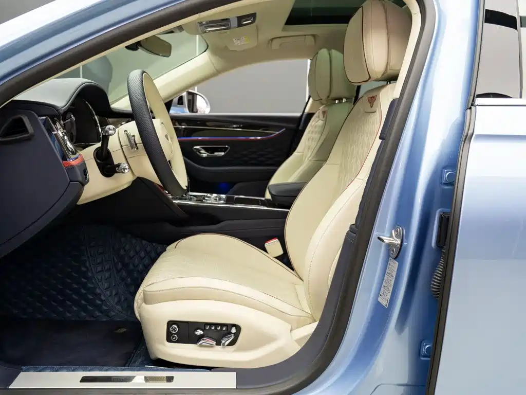 Bentley Flying Spur 2023 — фото 11
