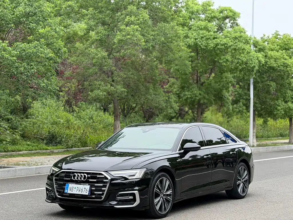 Audi A6L 2021 — фото 1