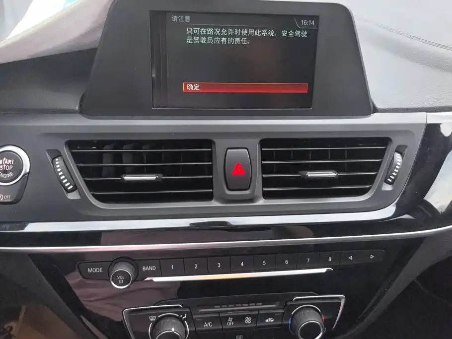 BMW 1 Series 2018 — фото 13