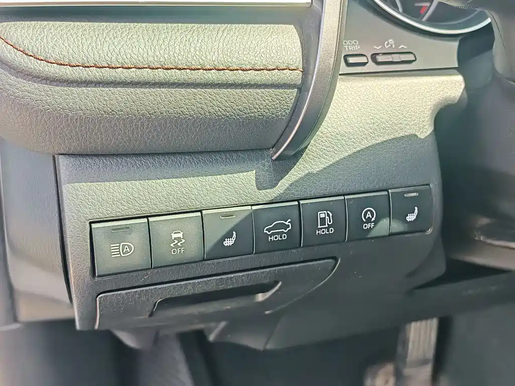 Toyota Camry 2021 — фото 7