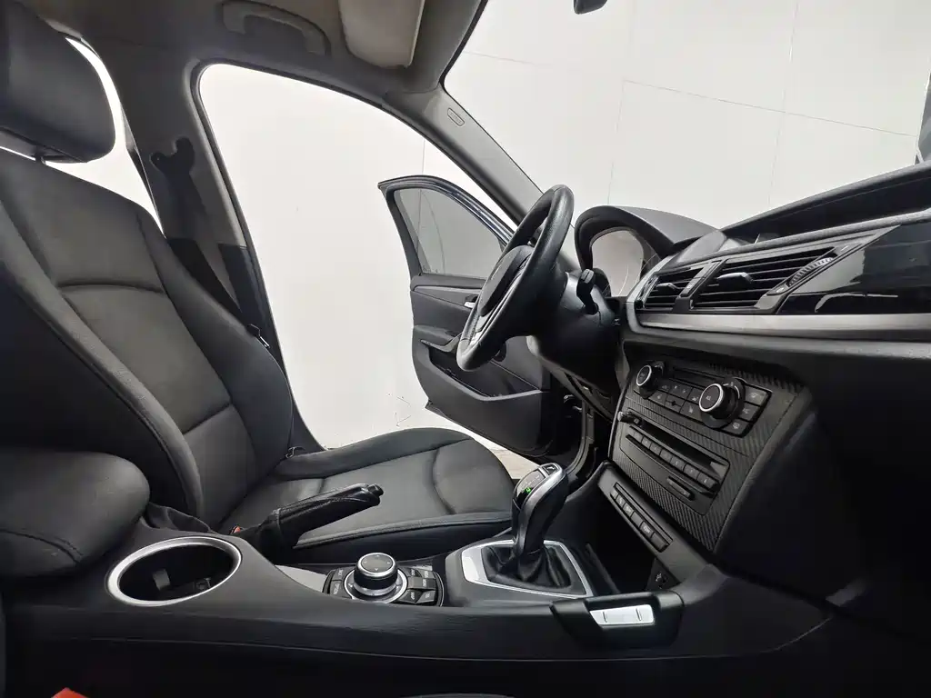 BMW X1 2015 — фото 15