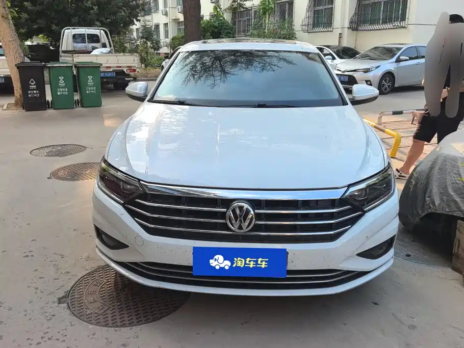 Volkswagen Sagitar 2020