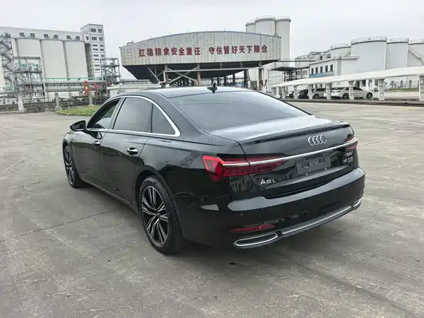 Audi A6L 2022
