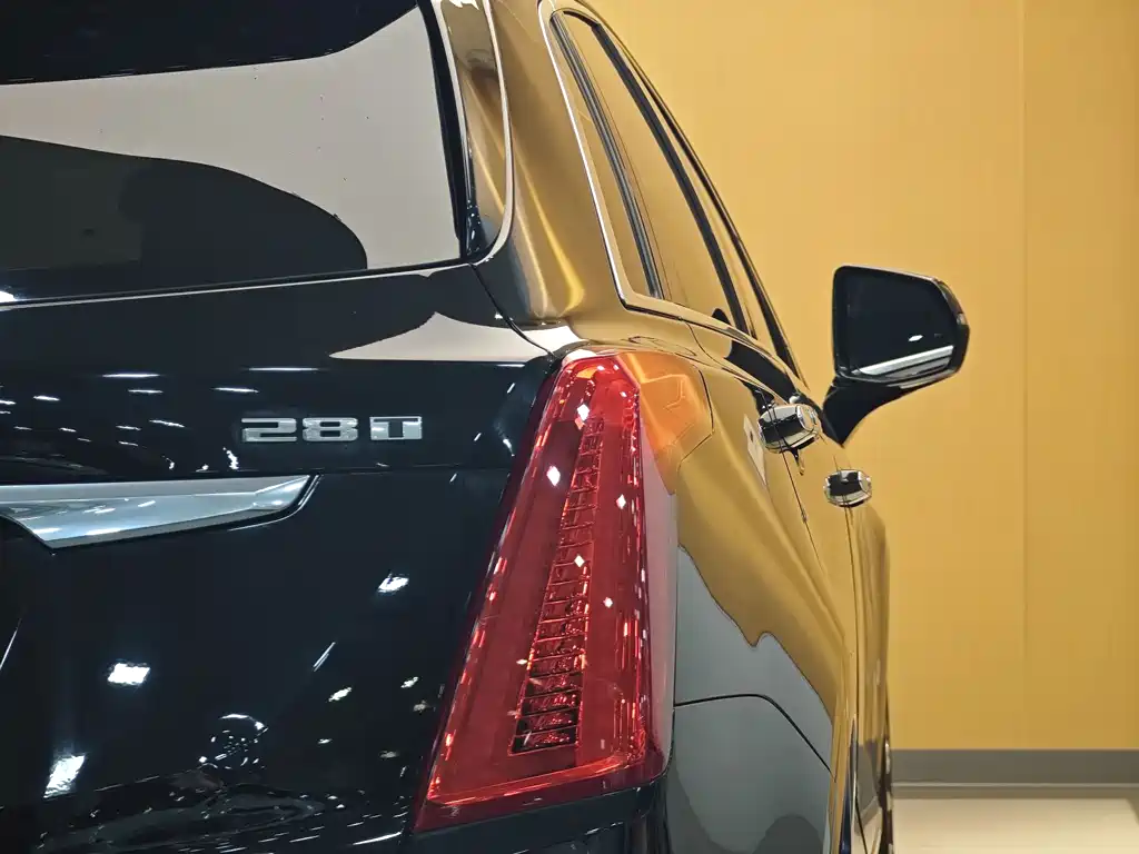 Cadillac XT5 2018 — фото 28