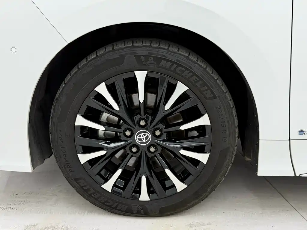 Toyota Alphard 2023 — фото 20