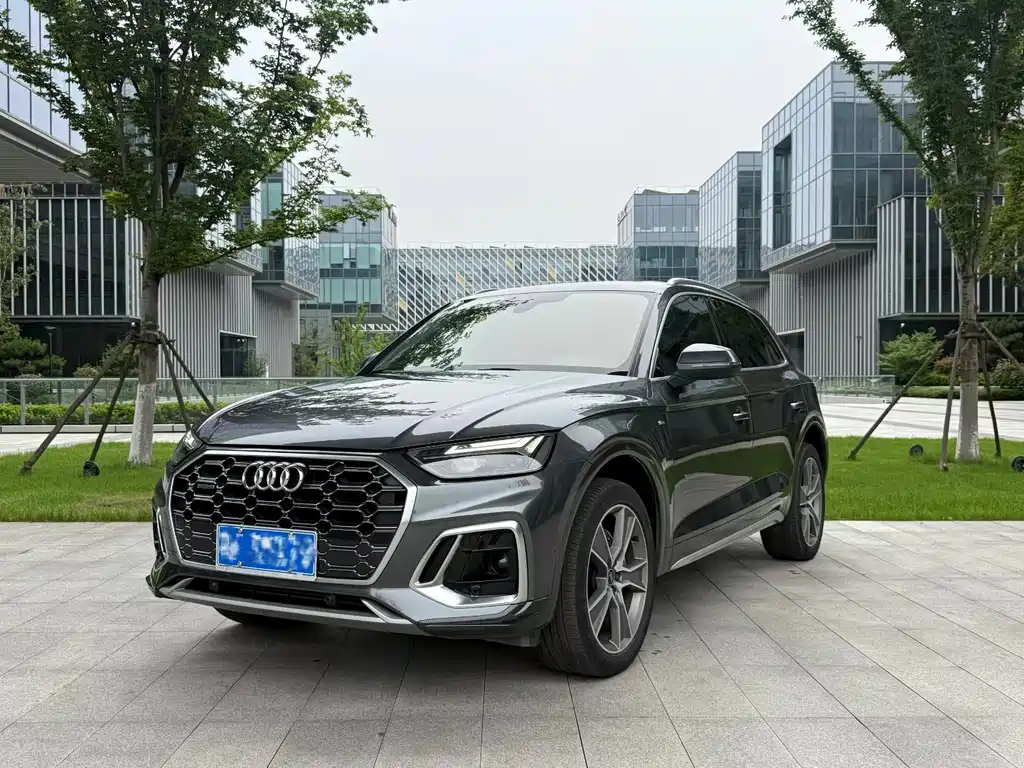 Audi Q5L 2022 — фото 1
