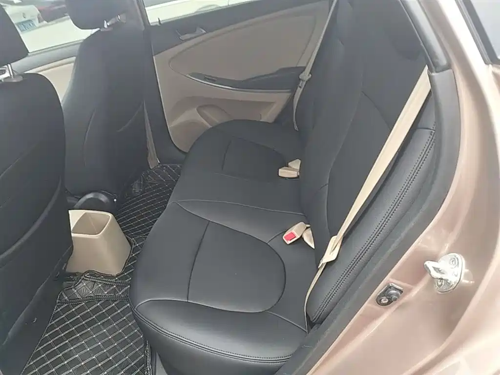 Hyundai Verna 2015 — фото 17