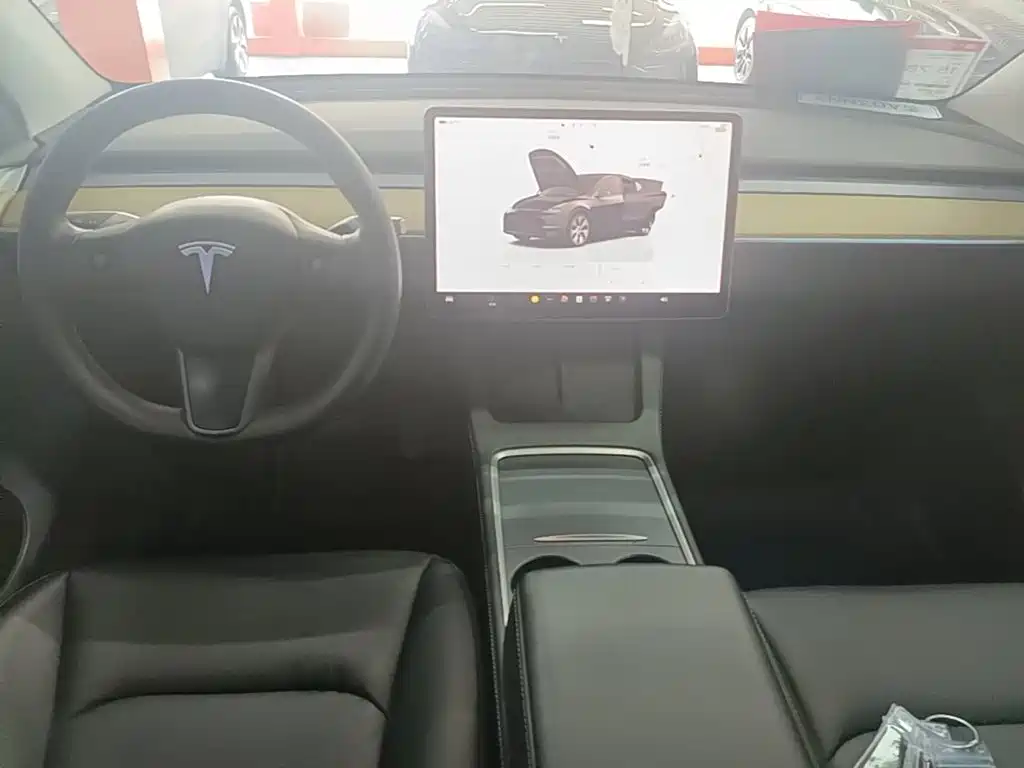 Tesla Model Y 2022 — фото 10