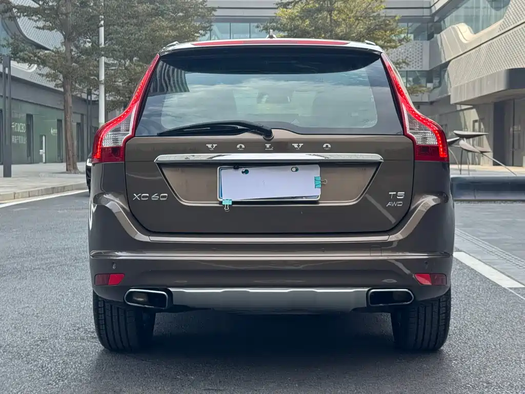 Volvo XC60 2016 — фото 31