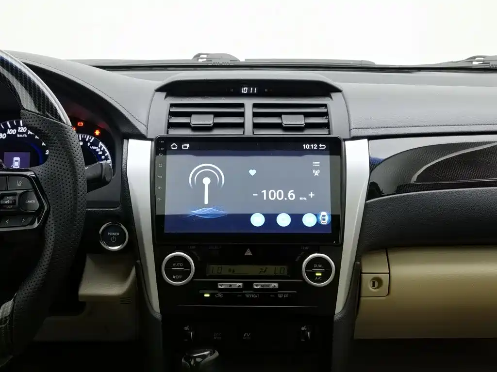 Toyota Camry 2015 — фото 12