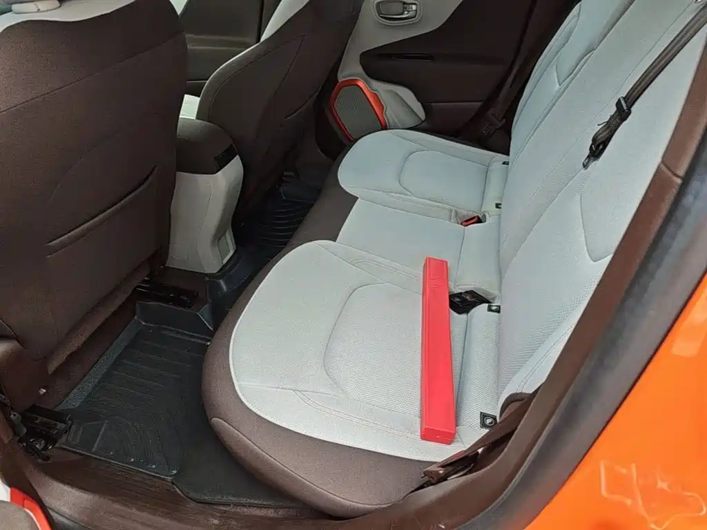 Jeep Renegade 2016 — фото 17