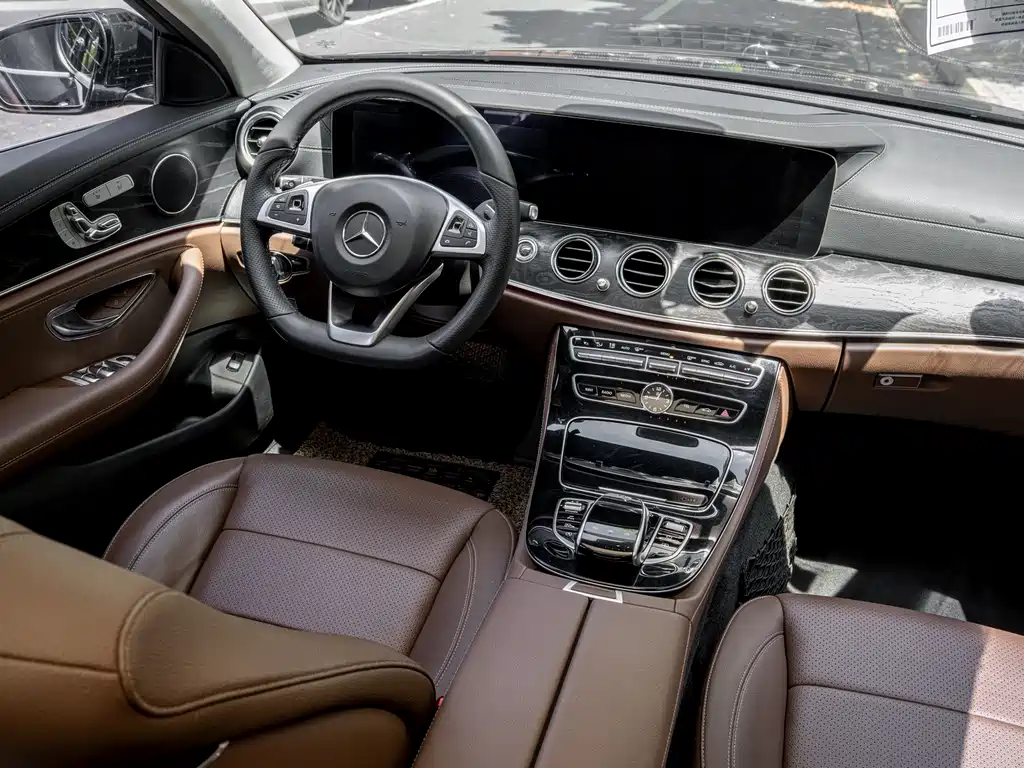 Mercedes-Benz E-Class 2017 — фото 15
