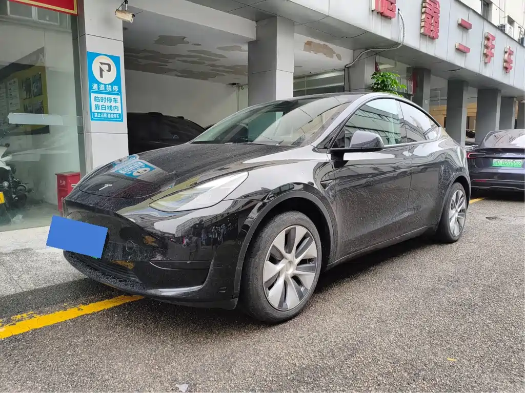 Tesla Model Y 2023 — фото 1
