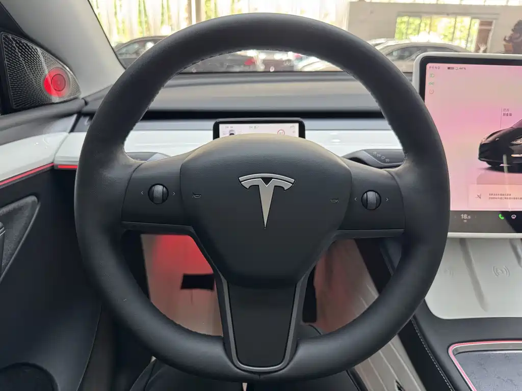Tesla Model Y 2023 — фото 18