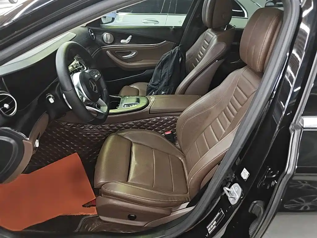 Mercedes-Benz E-Class 2019 — фото 15