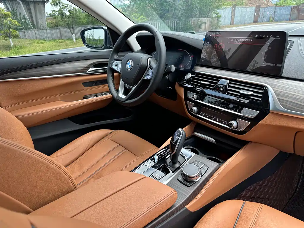 BMW 6 Series GT 2021 — фото 14