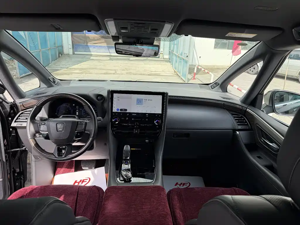 Toyota Vellfire 2023 — фото 15