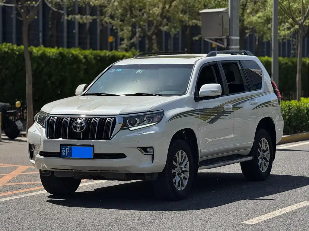 Toyota Prado 2018 — фото 1