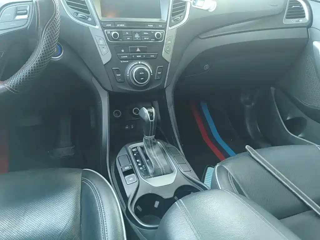 Hyundai Santa Fe 2017 — фото 14