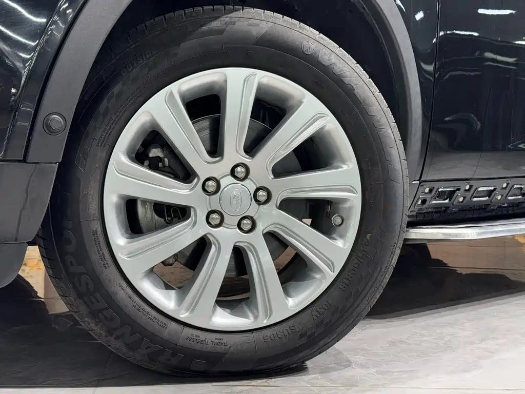 Land Rover Discovery Sport 2019 — фото 8