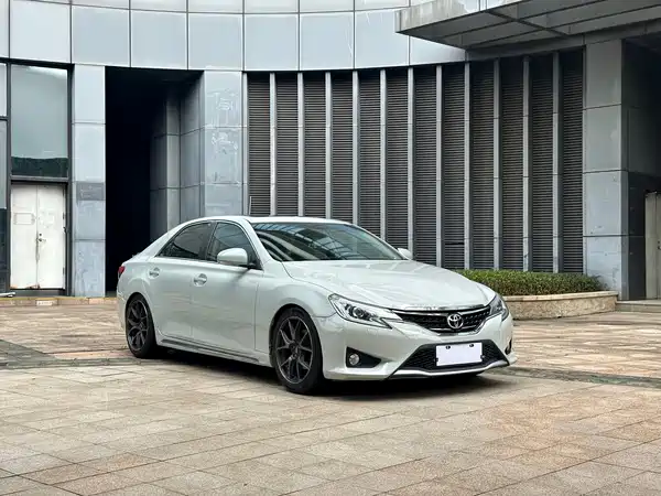 Toyota Reiz 2011