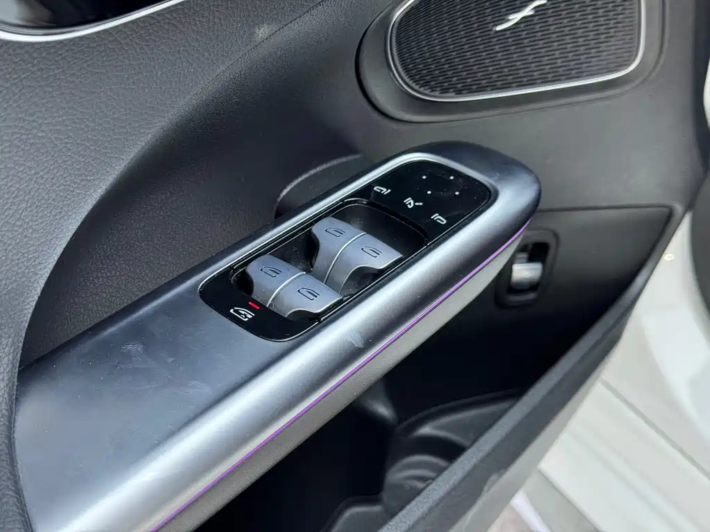Mercedes-Benz C-Class 2023 — фото 13