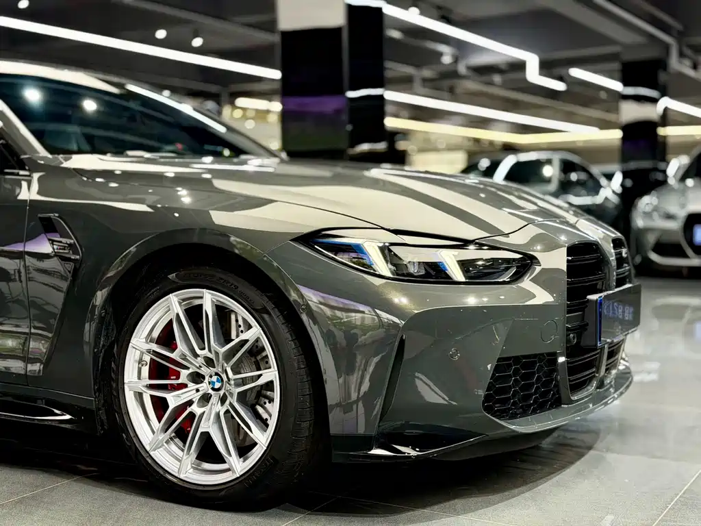 BMW M4 2025