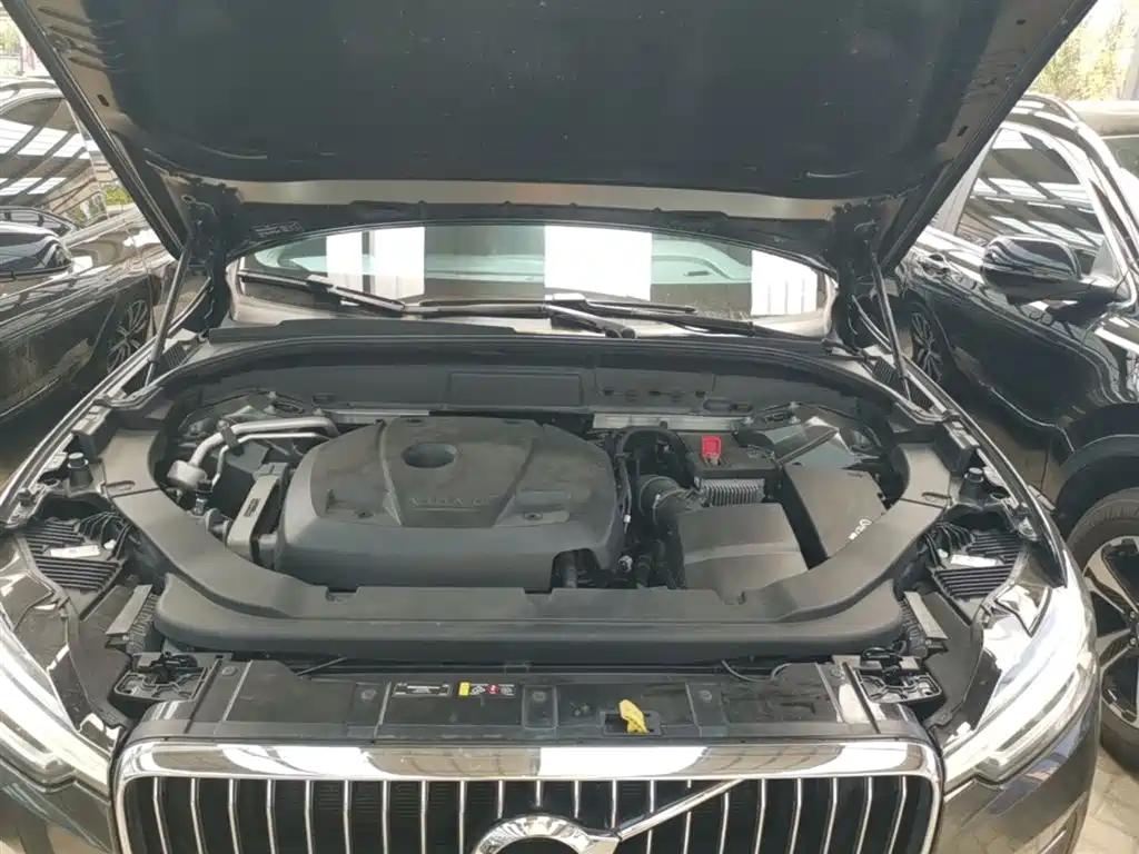 Volvo XC60 2020 — фото 20