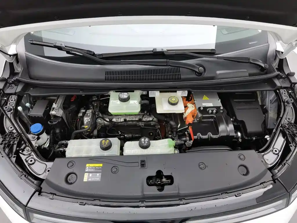 GAC Trumpchi E8 PHEV 2025 — фото 6