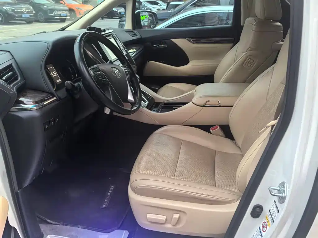 Toyota Alphard 2019 — фото 6