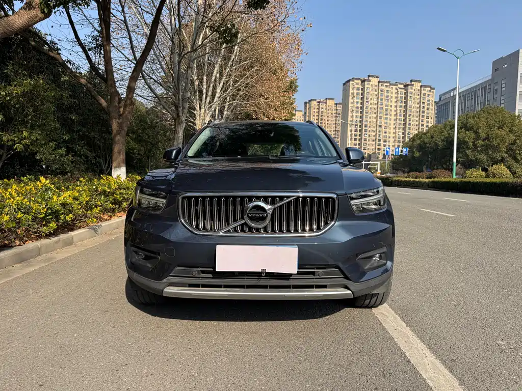 Volvo XC40 2021 — фото 2